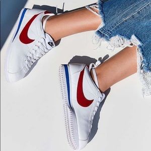 Nike Classic Leather Cortez Sneaker Women’s